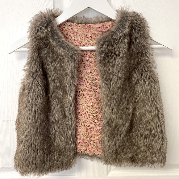 Girls Faux Fur Vest 6x - Picture 5 of 5